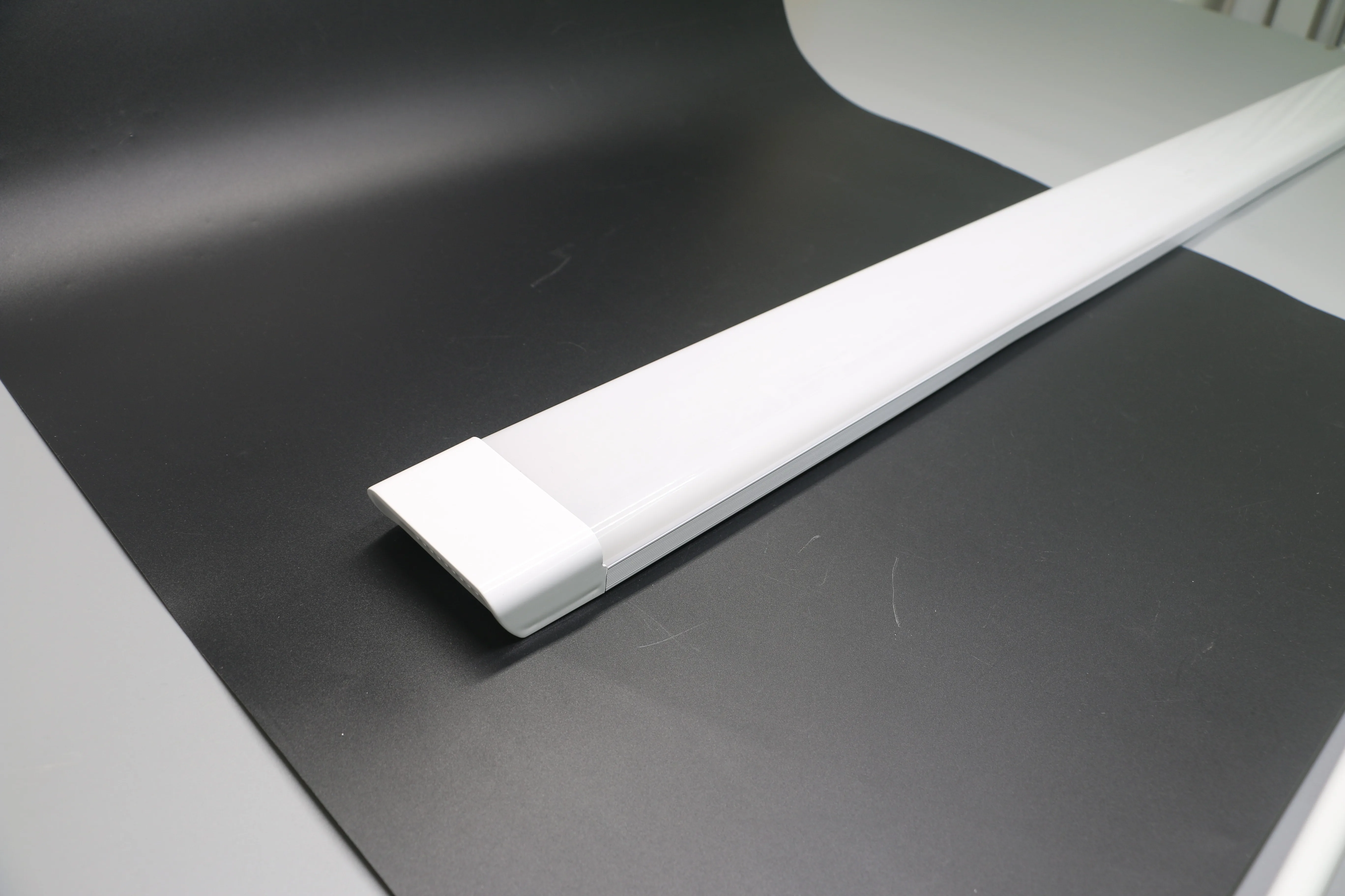 1200mm 40W 6000K LED Tube PF0.5  AC 110V 220V Purification Light Profile Aluminum LED Batten Tube Light for Office