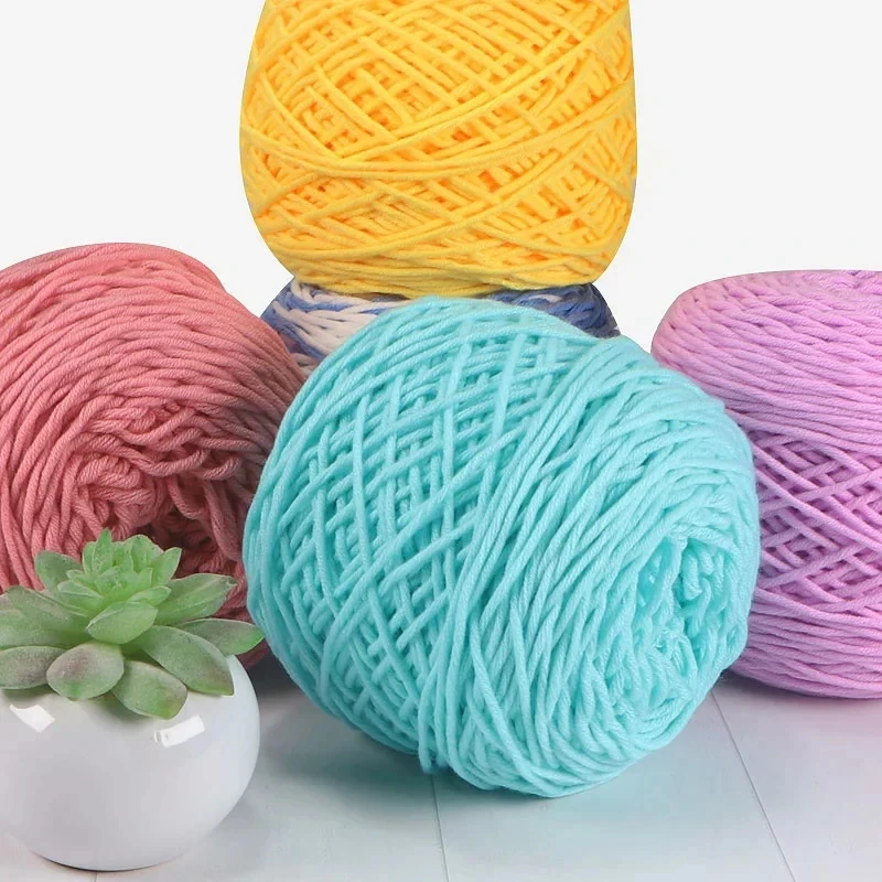 2021 hot sale hand knitting yarn for clothing blanket 100G  high bulk solid soft velvet 100% Acrylic free sample