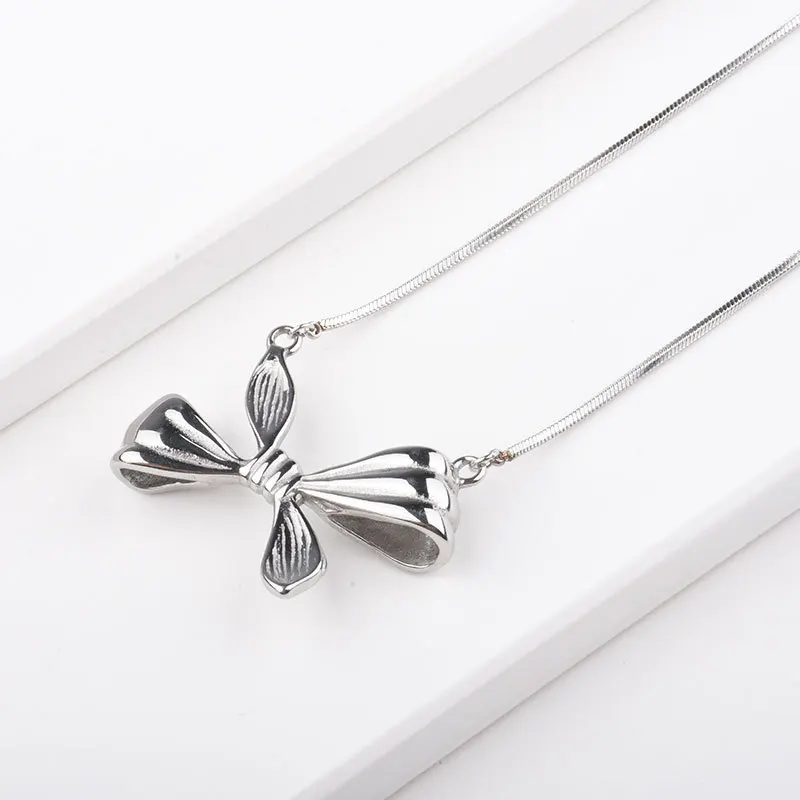 Creative Temperament Bow Choker Necklace Fashion Trendy Titanium Steel Necklace For Women