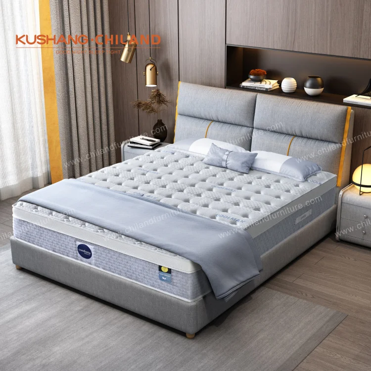 Memory Foam Pocket Spring Mattress Roll Up In Box with Wheels and Handle