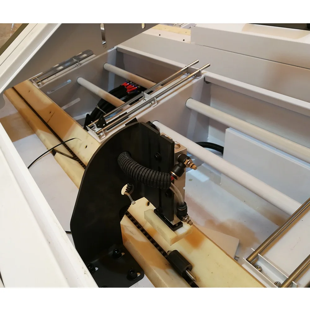 
China 2000w hot sale auto parts metal steel pipe tube fiber laser cutting machine price 