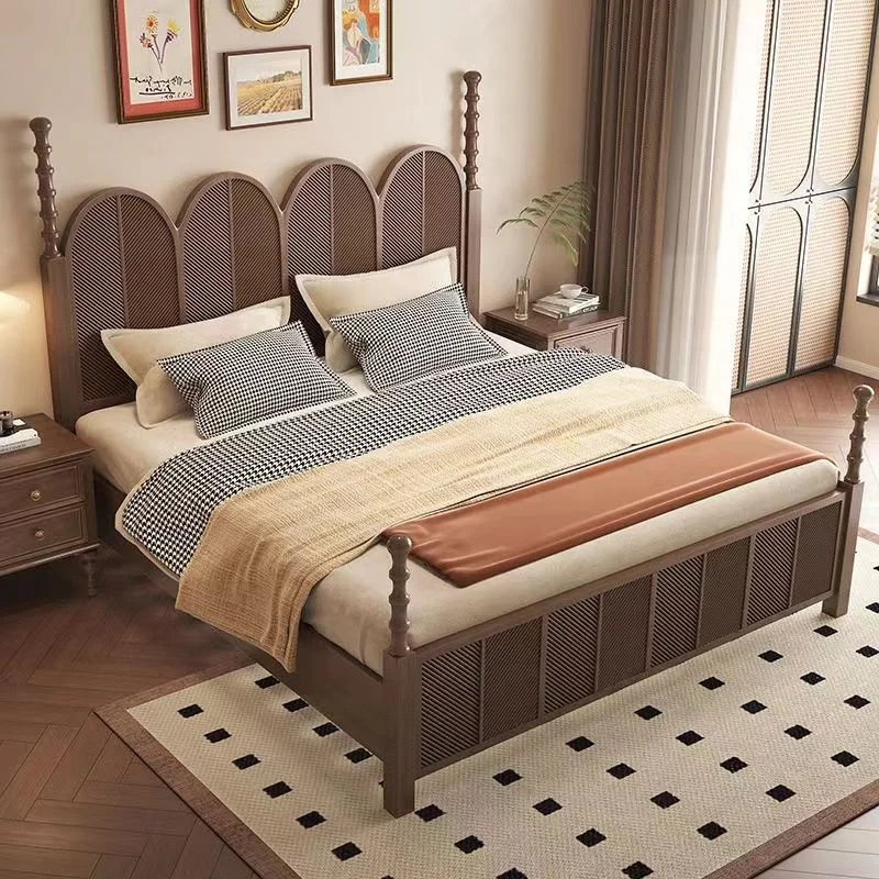 Manufacturers direct sales of American solid wood bed double French retro carved Roman column wedding bed