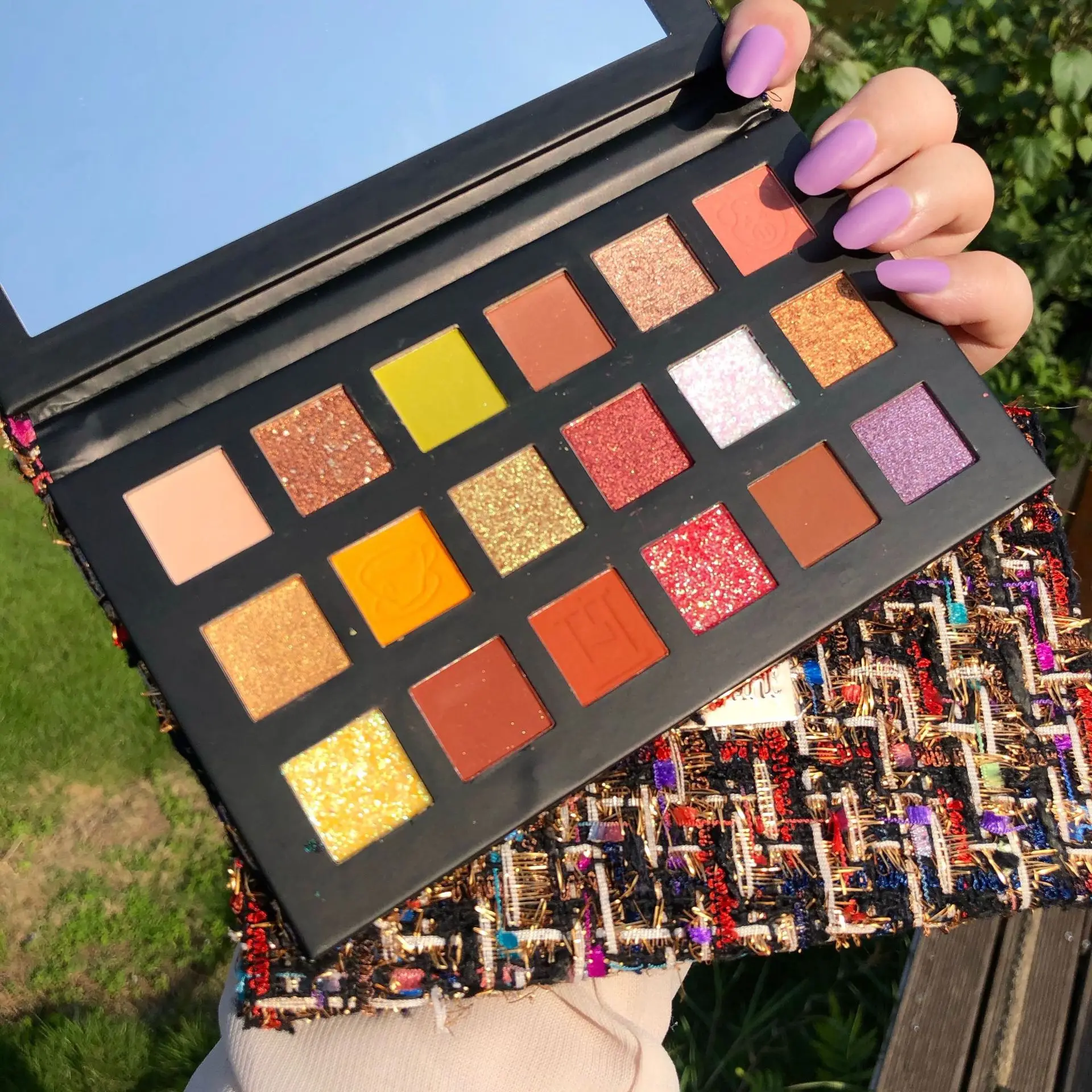 free sample OEM High Pigment Organic 18 Color Private Label Eyeshadow Box high pigment vegan eyeshadow