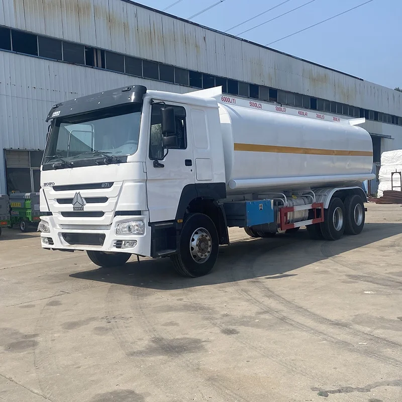 Oil/Water/Milk transport tanker truck used howo sinotruck Euro2 good condition for sale