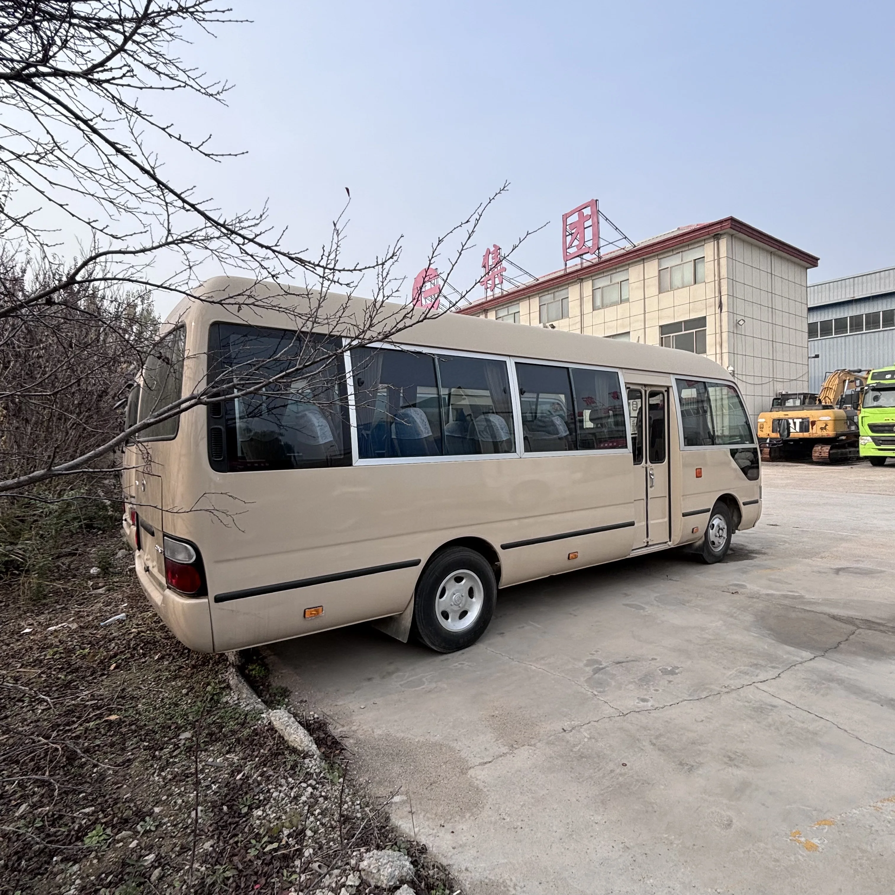 LHD Used Toyota Coaster 30 Seater Bus For Sale in good condition