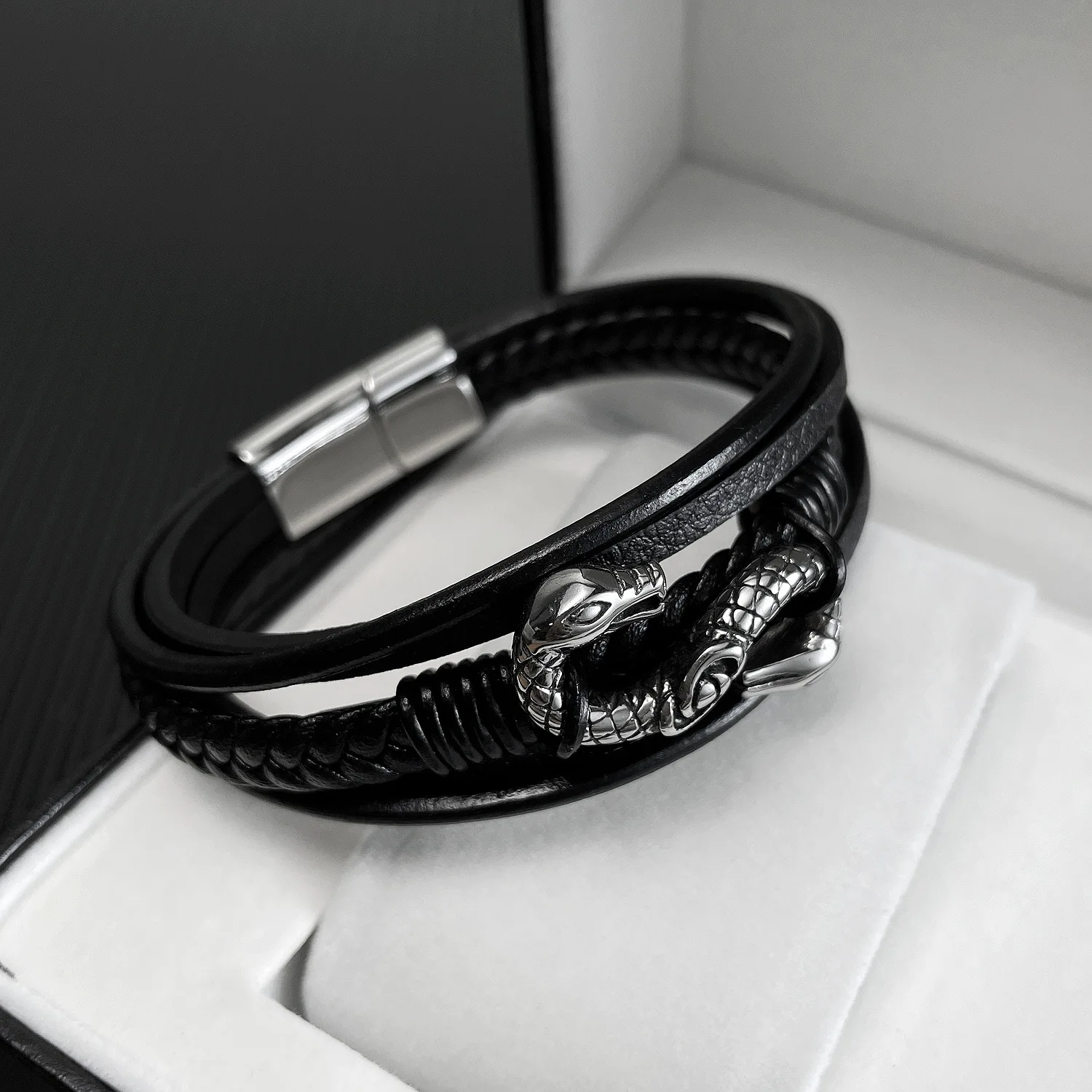 New Design Hand Wrist Leather Bangle Jewelry Hip hop Double Snake Head Braided Leather Stainless Steel Bracelets For Men
