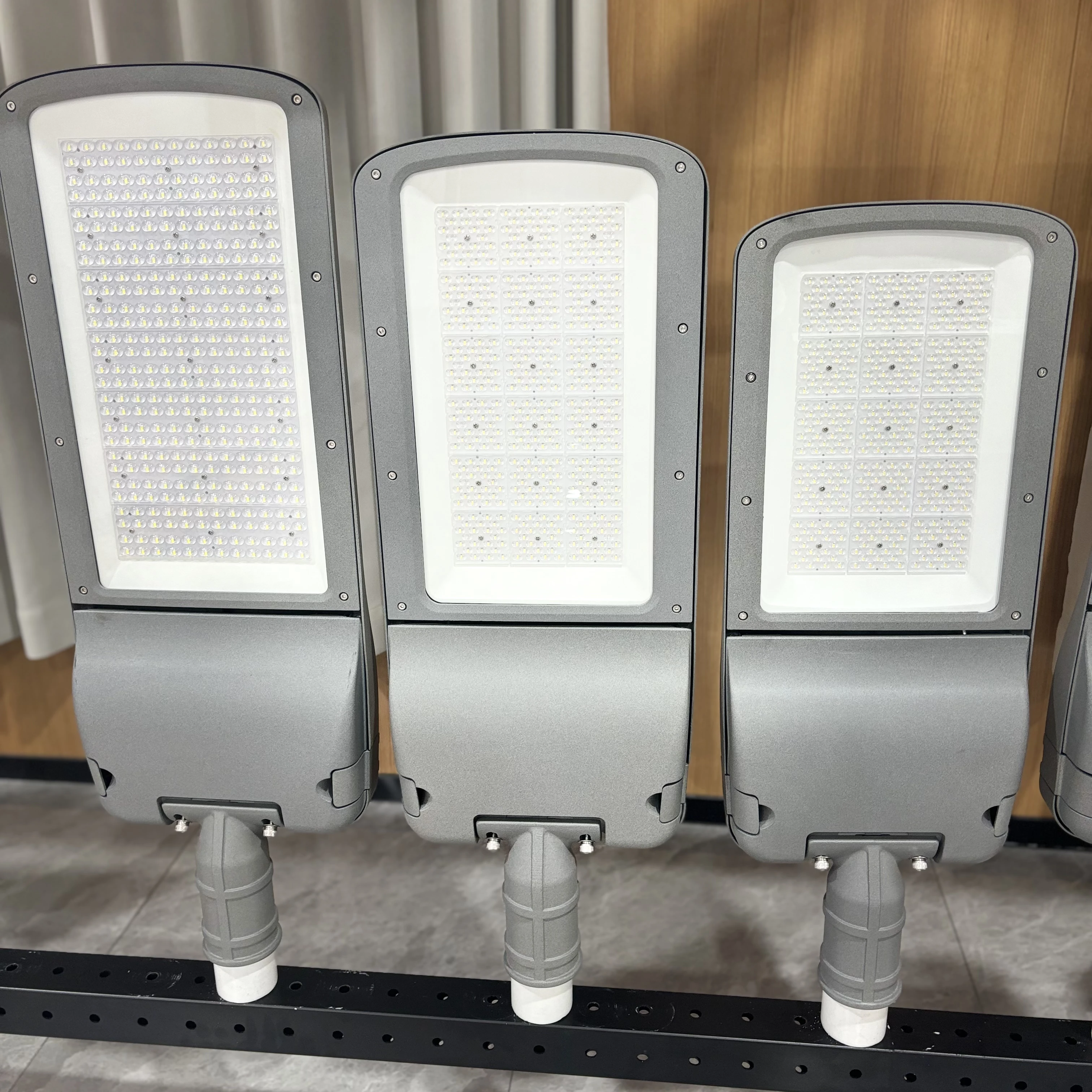 Aixuan high power streetlight outdoor lighting High lumen Street Lamp 50W 100W 150W 200W China factory