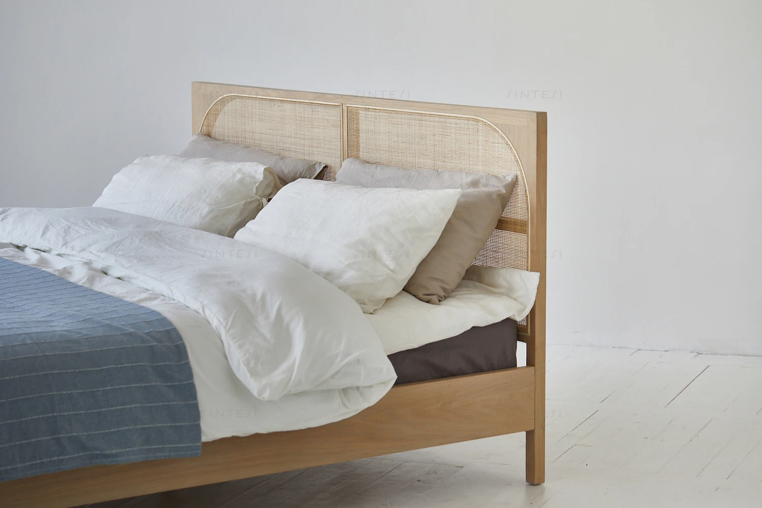 Modern Eco-Friendly Bedroom Furniture Solid Oak Rattan Sofa Bed Wooden Beds