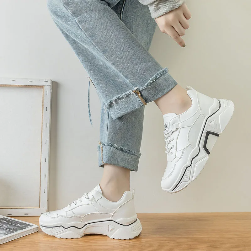 2019 Stylish thick-soled comfortable lace up breathable women green casual sneakers shoes