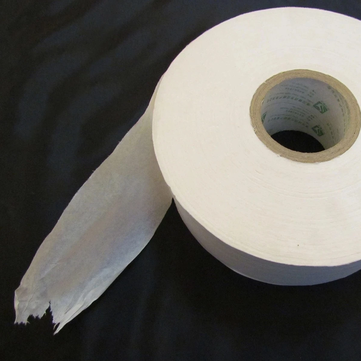 Instant Absorbent Paper Factory Direct Sale Wholesale Price With SAP Diaper Napkin Materials Moisture Absorbent Roll  142A-5