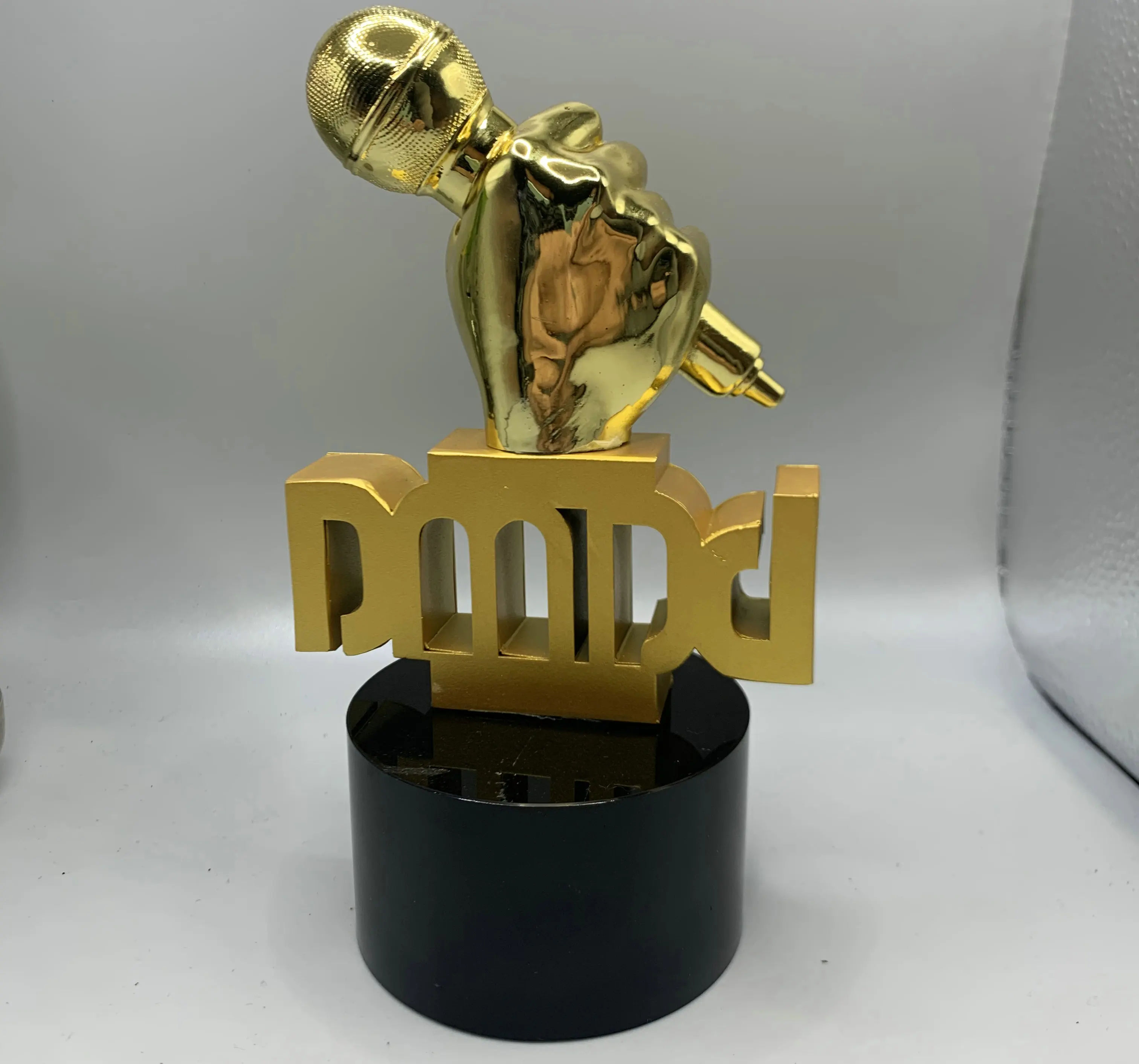 Arts And Crafts Award Silver Gold Bronze Resin Souvenir Decoration Sculptures Statue Trophy