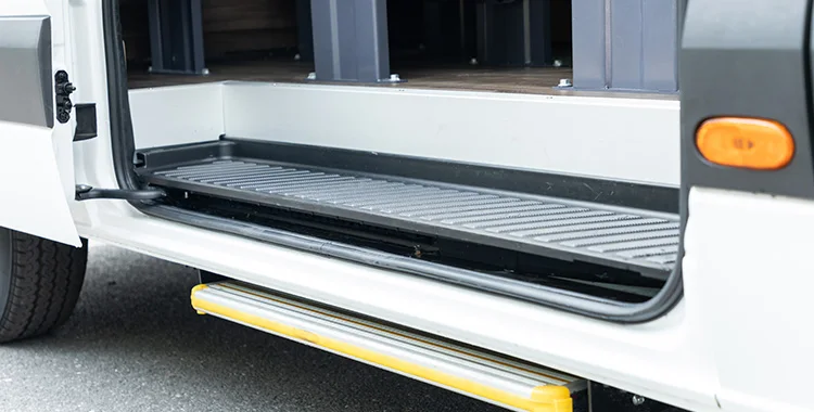 6m electric passenger mini bus 300km driving range small coach bus 13-15 seats standard roof new energy passenger van