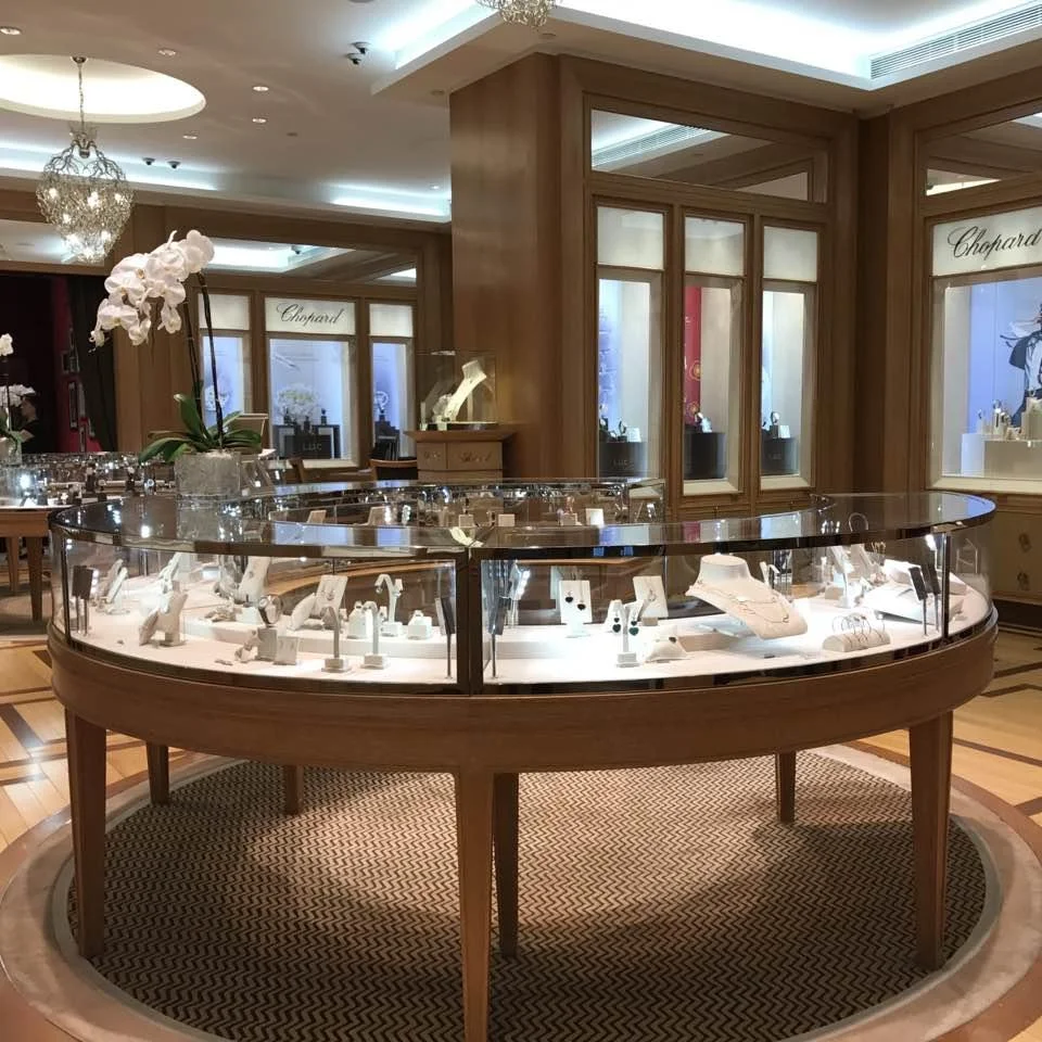 High Fashion Customized Moderne retail store fixtures Shop Furniture for Various Scene