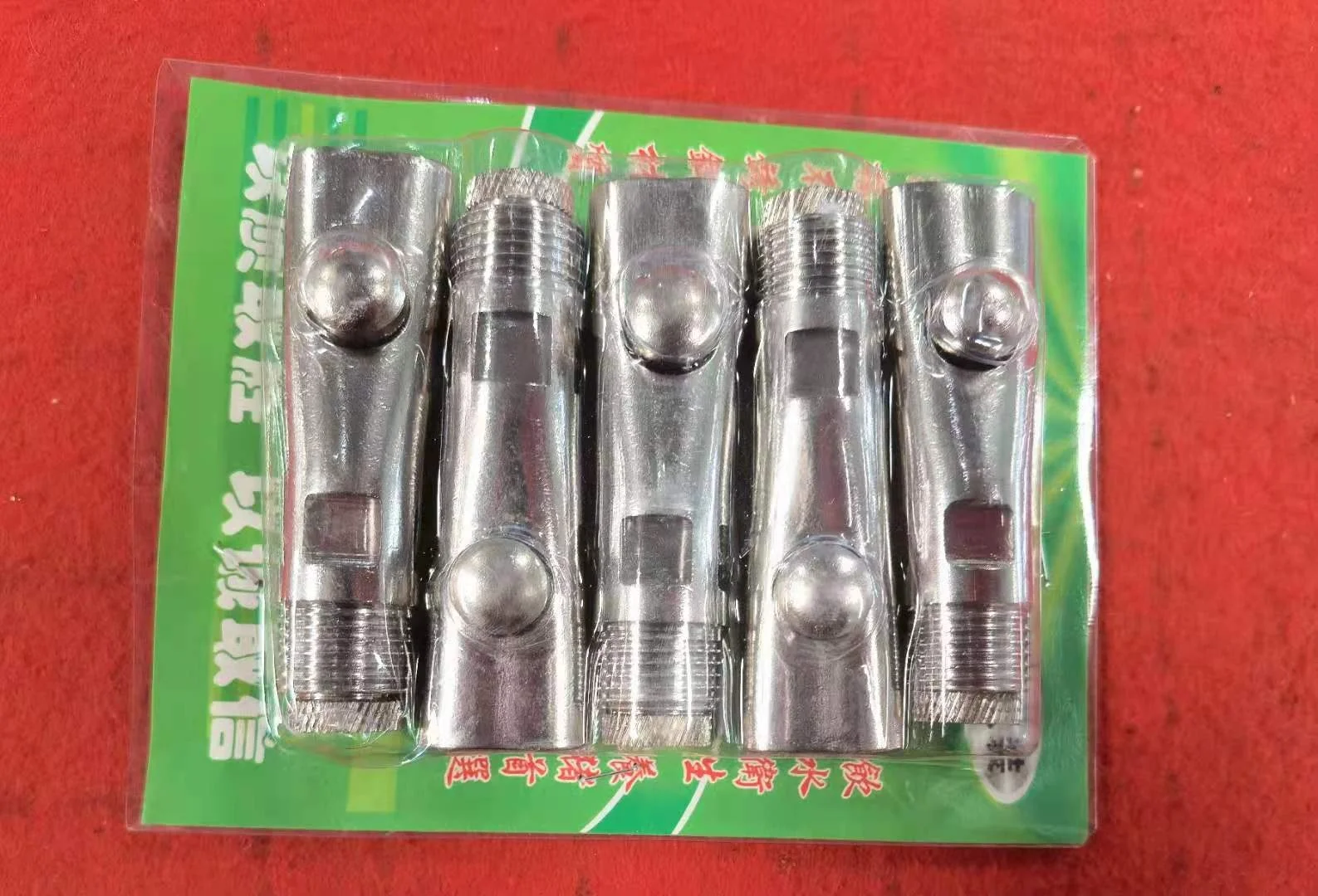 New Design Nipple Water Drinker Livestock Poultry Pig Raising Farm Equipment