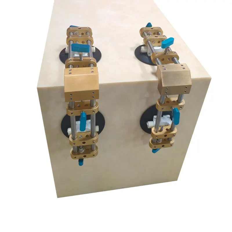 Angle adjustable sucker