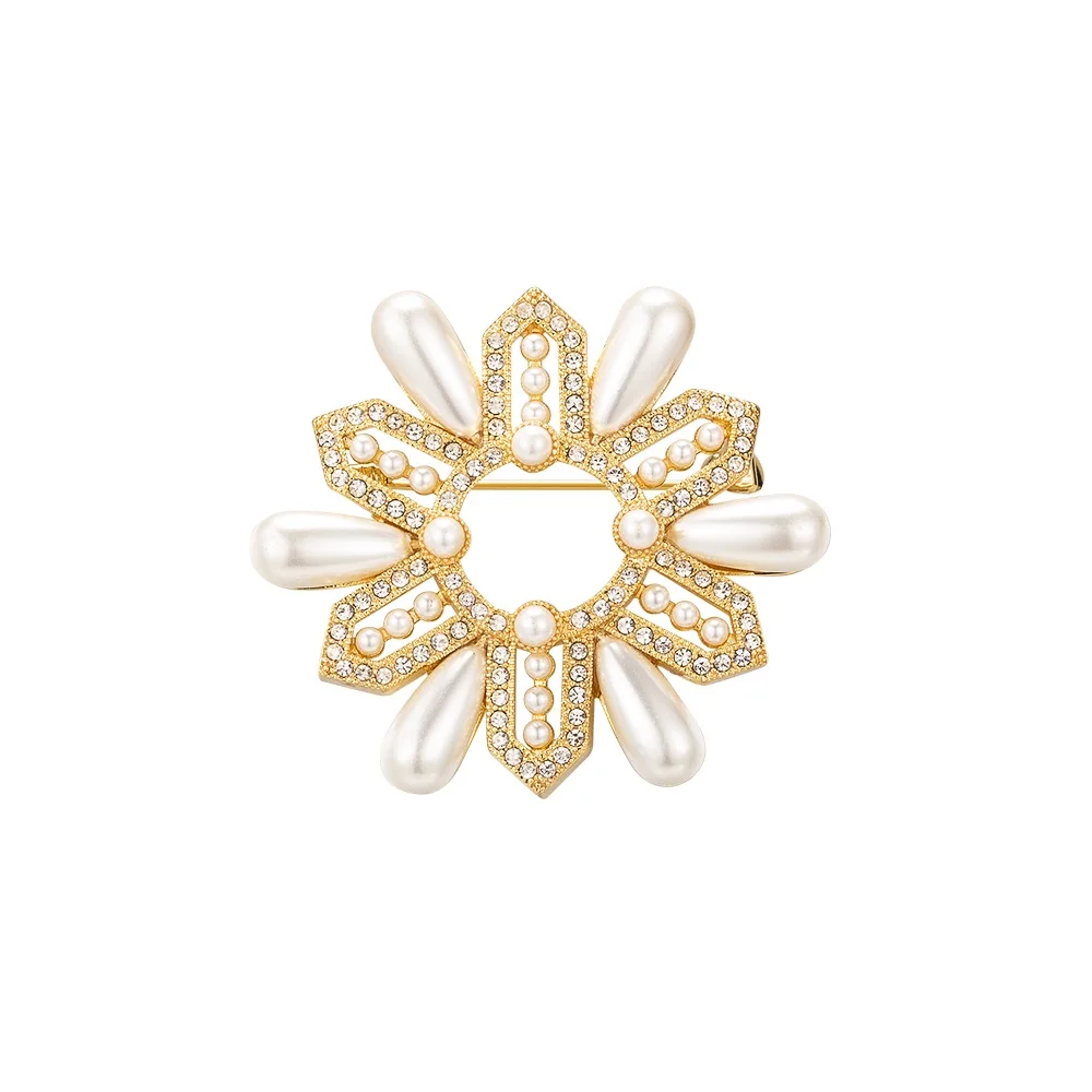 2020 Hotsale Luxury Brass Cooper Jewelry Crystal Brooch Fashion Flower  Leaf Diamond Pearl Pin Brooch For Women Girls Wedding
