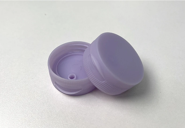 Professional Direct Supply 38mm Wired Flip Cap Matte Texture Shampoo and Body Wash Bottle Cap Plastic Flip Lid