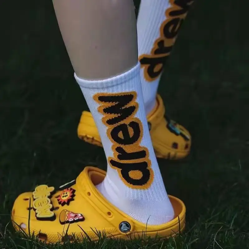 Wholesale Fashion Letters Drew Hip-hop Basketball Stocking Breathable Cotton Popular Letter Women Sports Socks