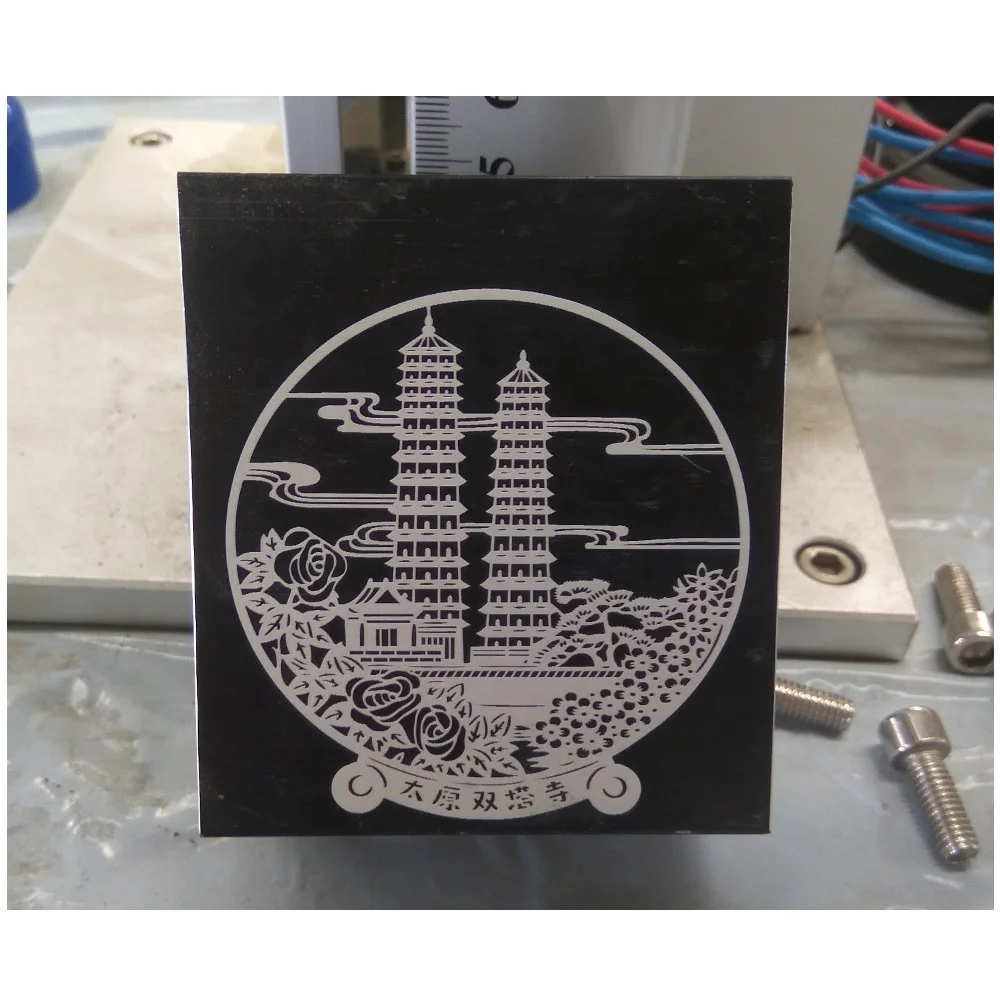 Portable mini laser marker 20W 30W 50W fiber laser marking machine Aluminum Steel Photo Text Fiber Laser Marker For Metal