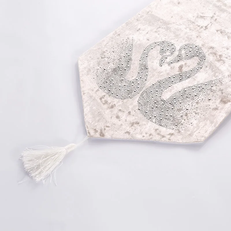 wholesale glamour fabric Hot diamond 100% holland velvet dining table runner