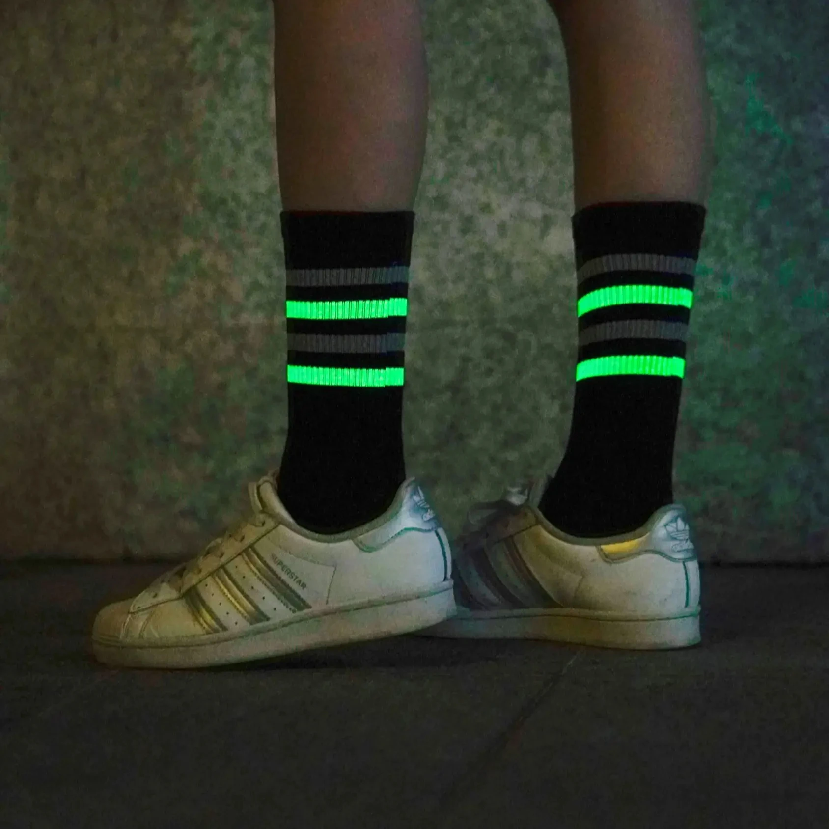 Customized High Crew Socks Shiny Glowing Compressed Night Light Luminous Street Sports Socks for Night Safety Bike Riding