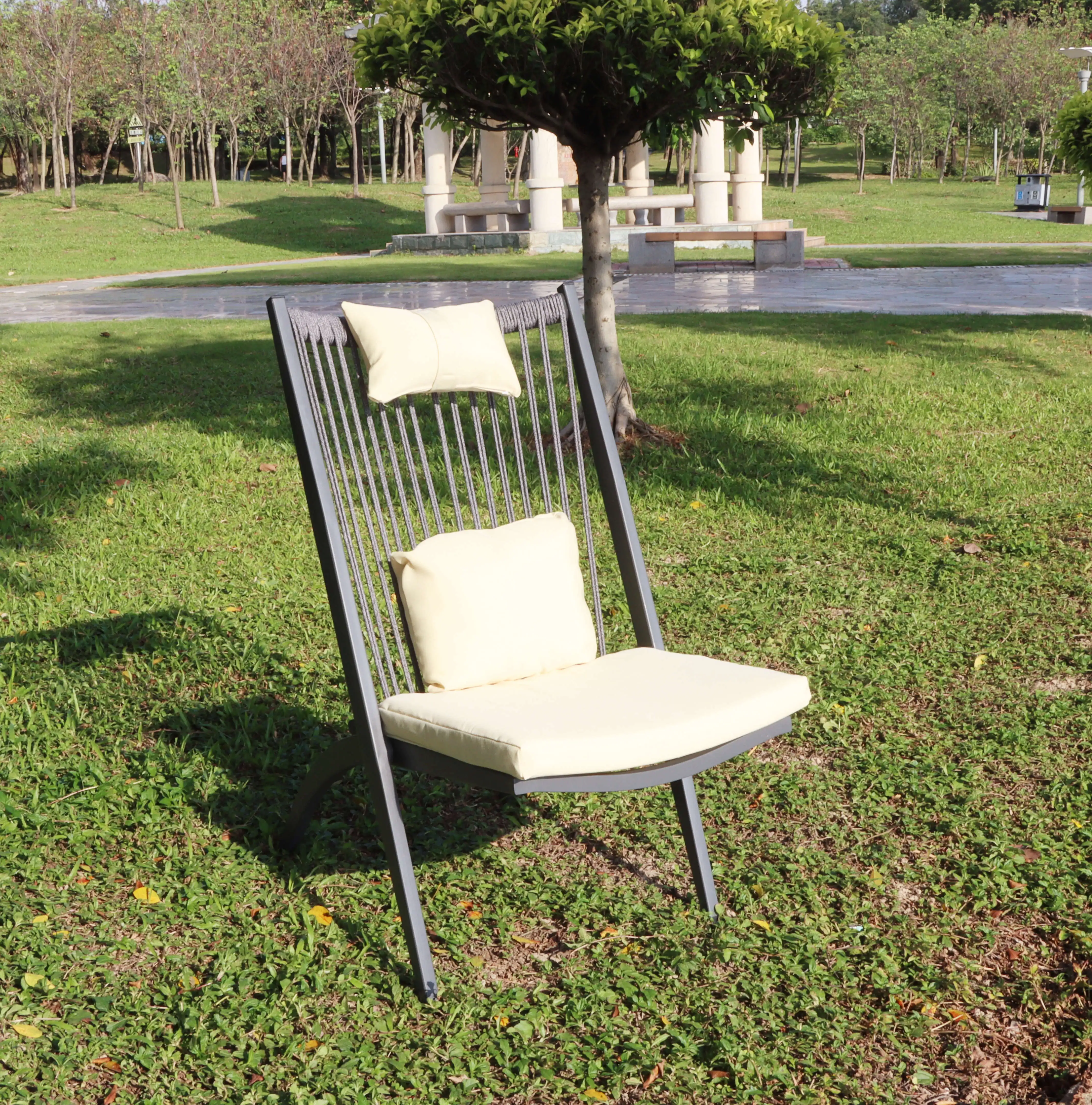 China portable garden party event foldable chair outdoor cushioned folding chair