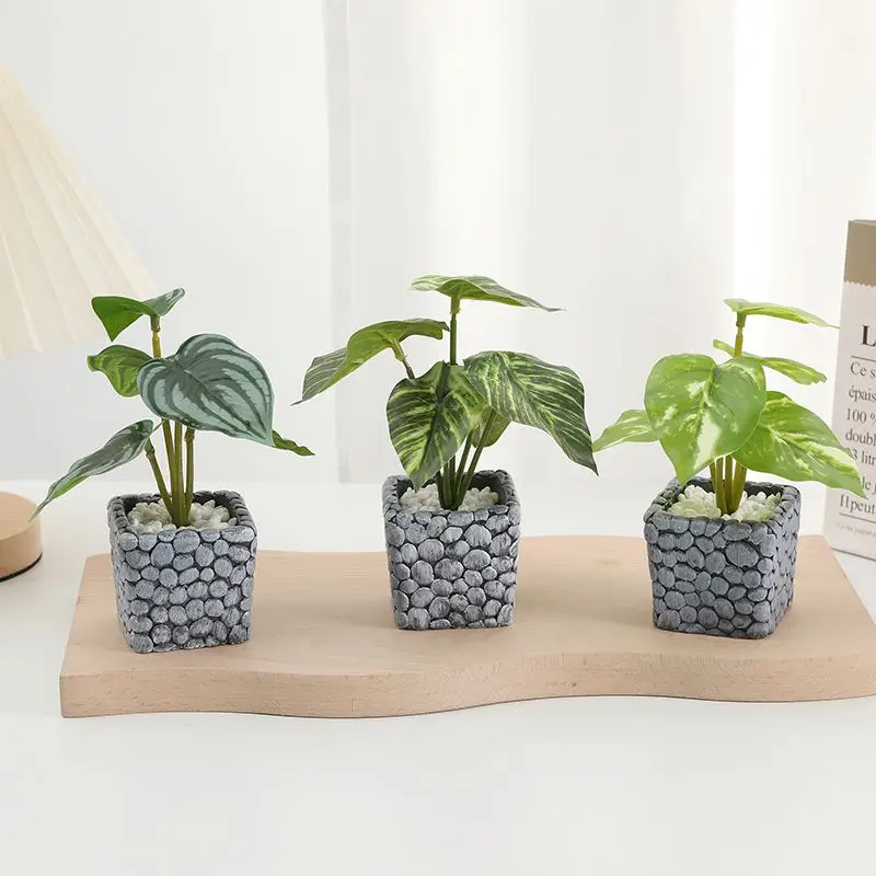 5-Leaf Green Artificial Plastic Pot Plants for Desktop Decoration Part of Artificial Plants & Greenery