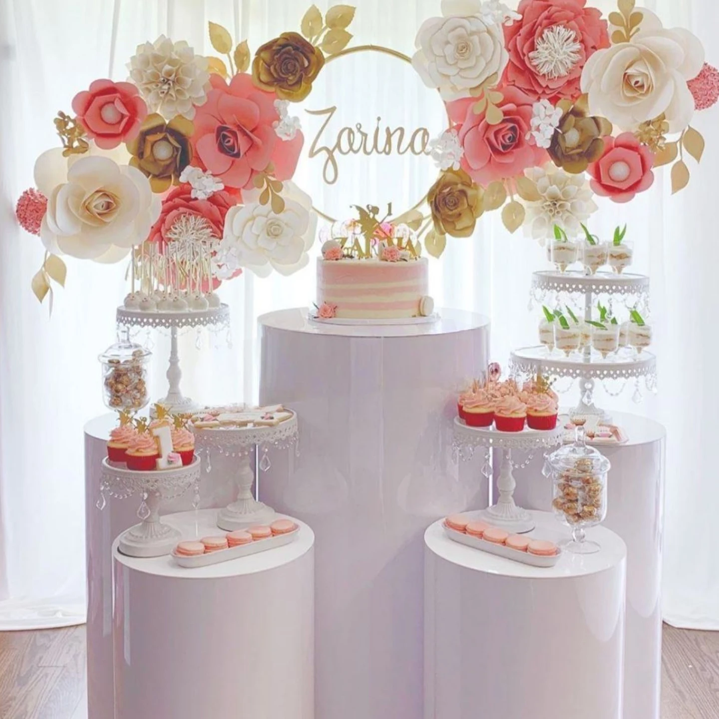 pedestal cylinder stands shop wedding gold clear round acrylic flower display cake white plinth stand with backdrop for parties