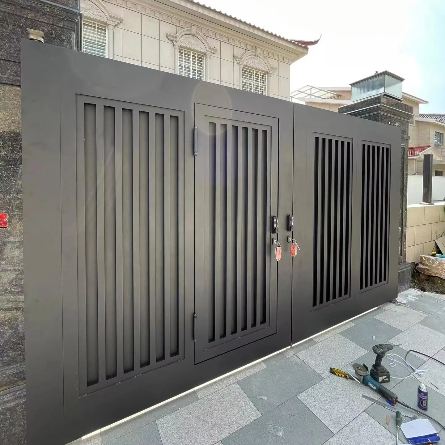 Automatic Luxury Arched Aluminum Garden Patio Metal Door 3D Modeling Service Entry Sliding Patio Fencing Trellis Gates