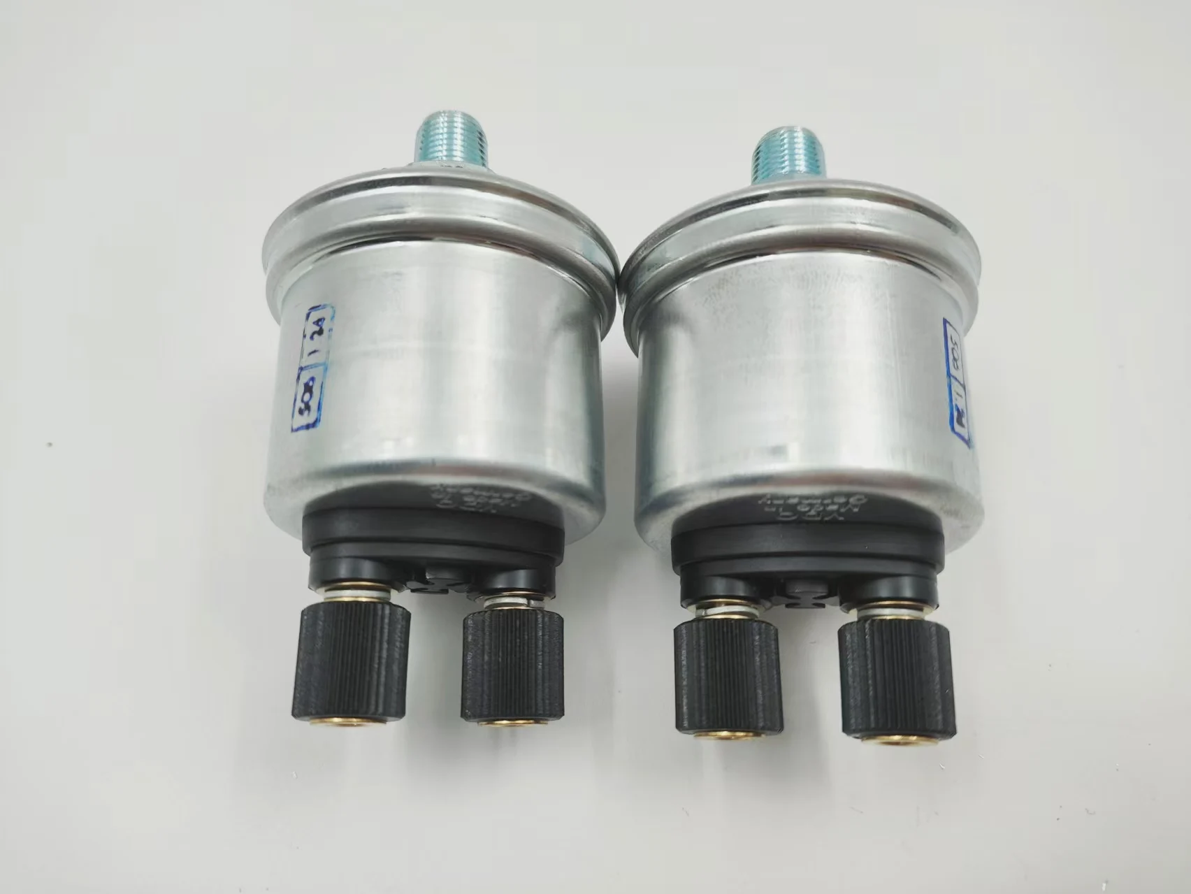 360-081-030-049 oil pressure sensorVDO gague and sensor