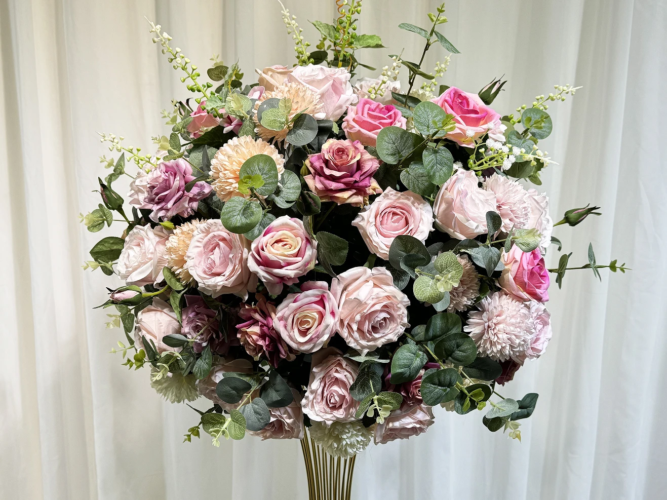 Wholesale Rose Silk Floral Ball Faux Flower Balls Plastic Base for Event Table Arrangement Party Home Room Decor