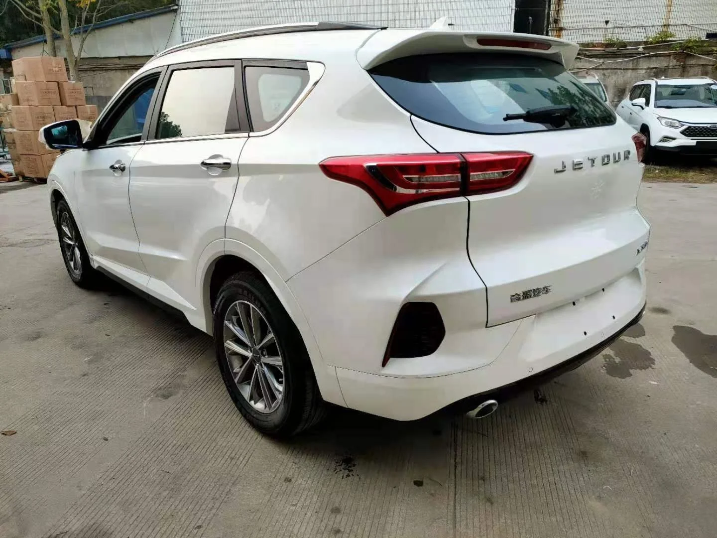 Слегка используется модель 2021 chery jetour x70 с крышей от
