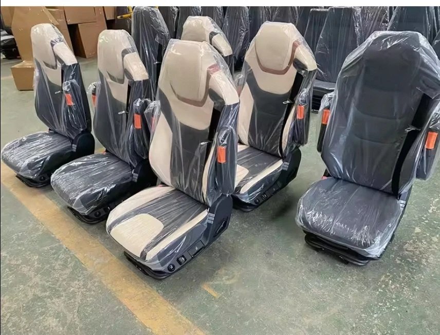 Truck Driver Seat For Sinotruk Howo T7 Semi Trailer Tractor Truck Cab Spare Parts High Floor Left Seat Assembly Wg1662519002