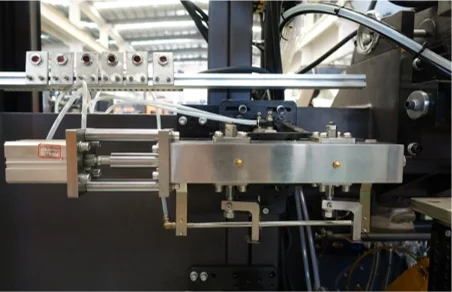 Intelligent equipment auto stable PE HDPE 5l jerrycan tank extrusion blow molding machine for sale