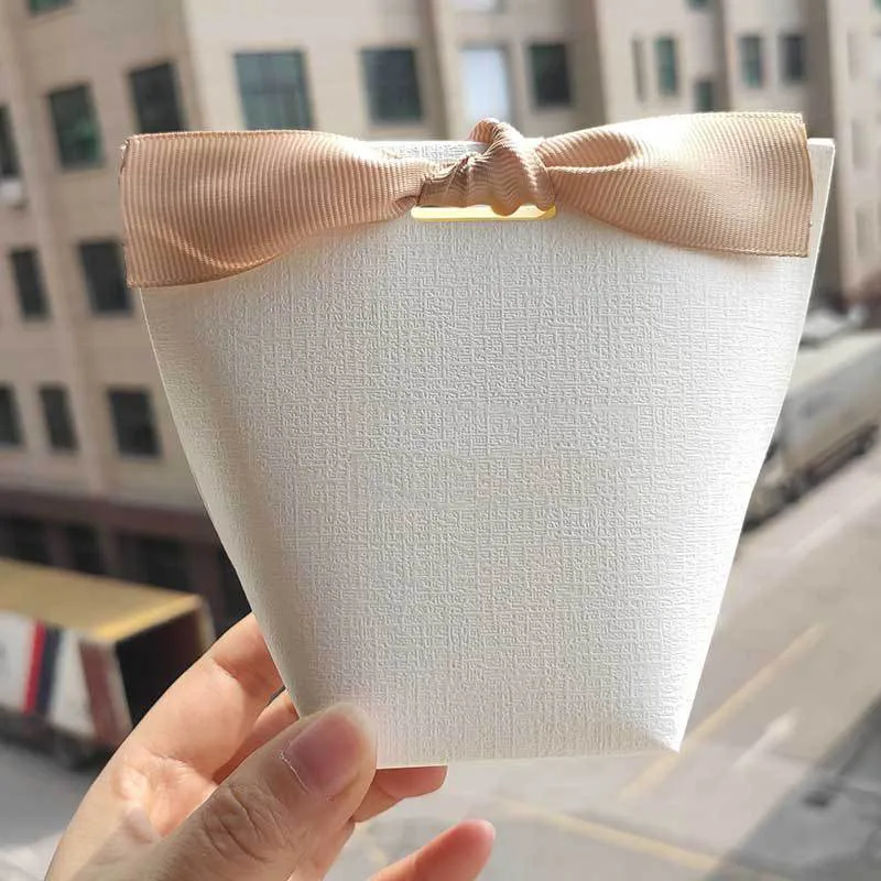 Customized Wholesale Price Gift Box Paper Wedding Favors Paper Candy Boxes with Custom Print Logo