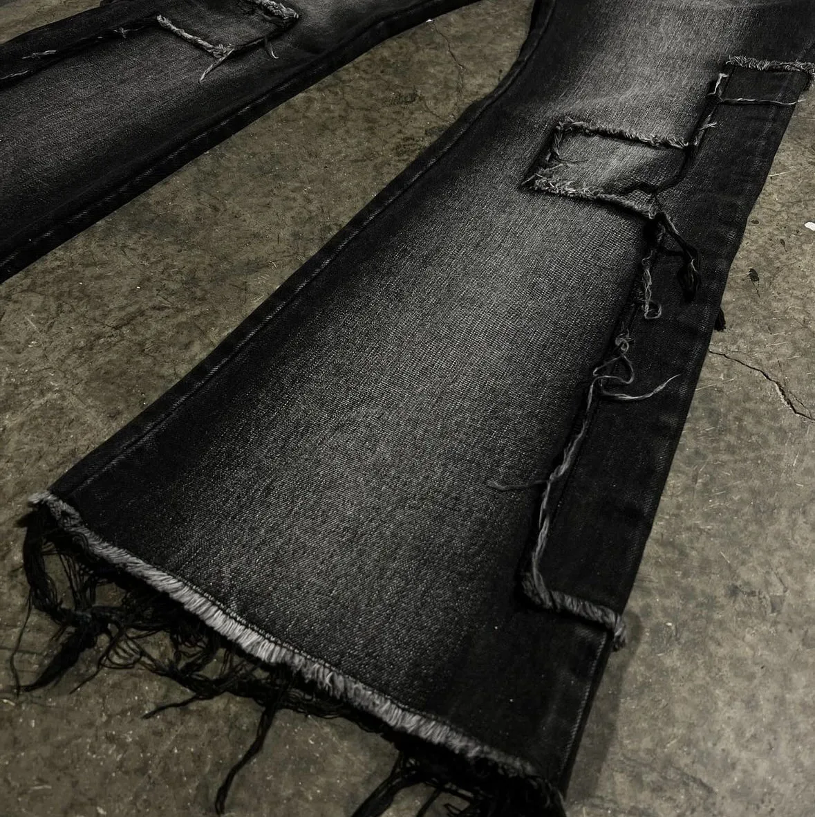 Custom distressed embroidery acid wash street wear oversized baggy vintage flared denim jeans for men