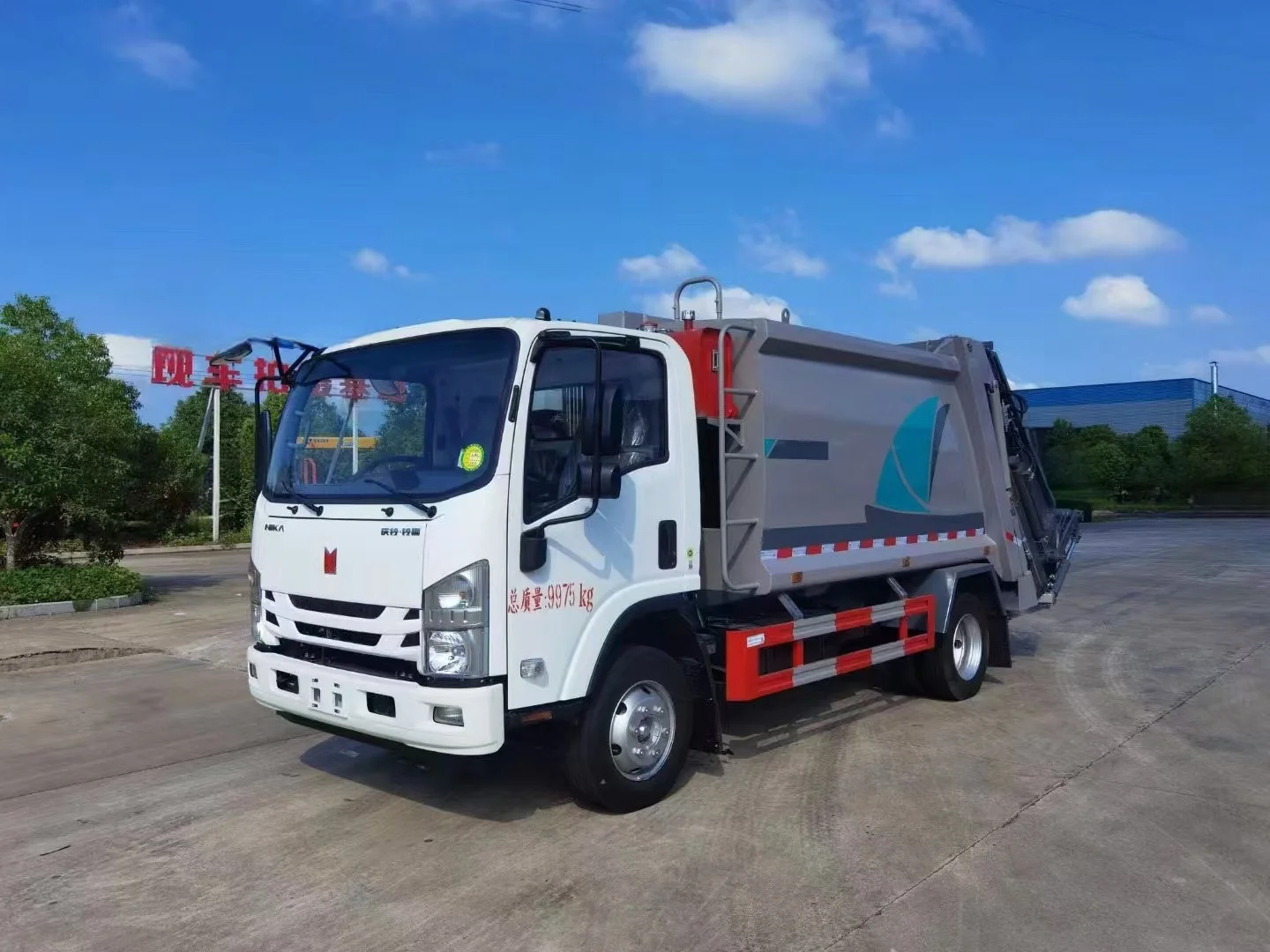 Factory direct sale Isuzu 9cubic meters garbage compression truck for garbage collection and transportation