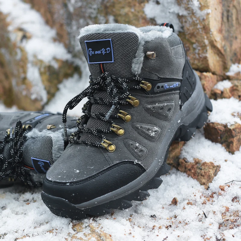 Multifunctional hiking soccer designer boots for wholesales