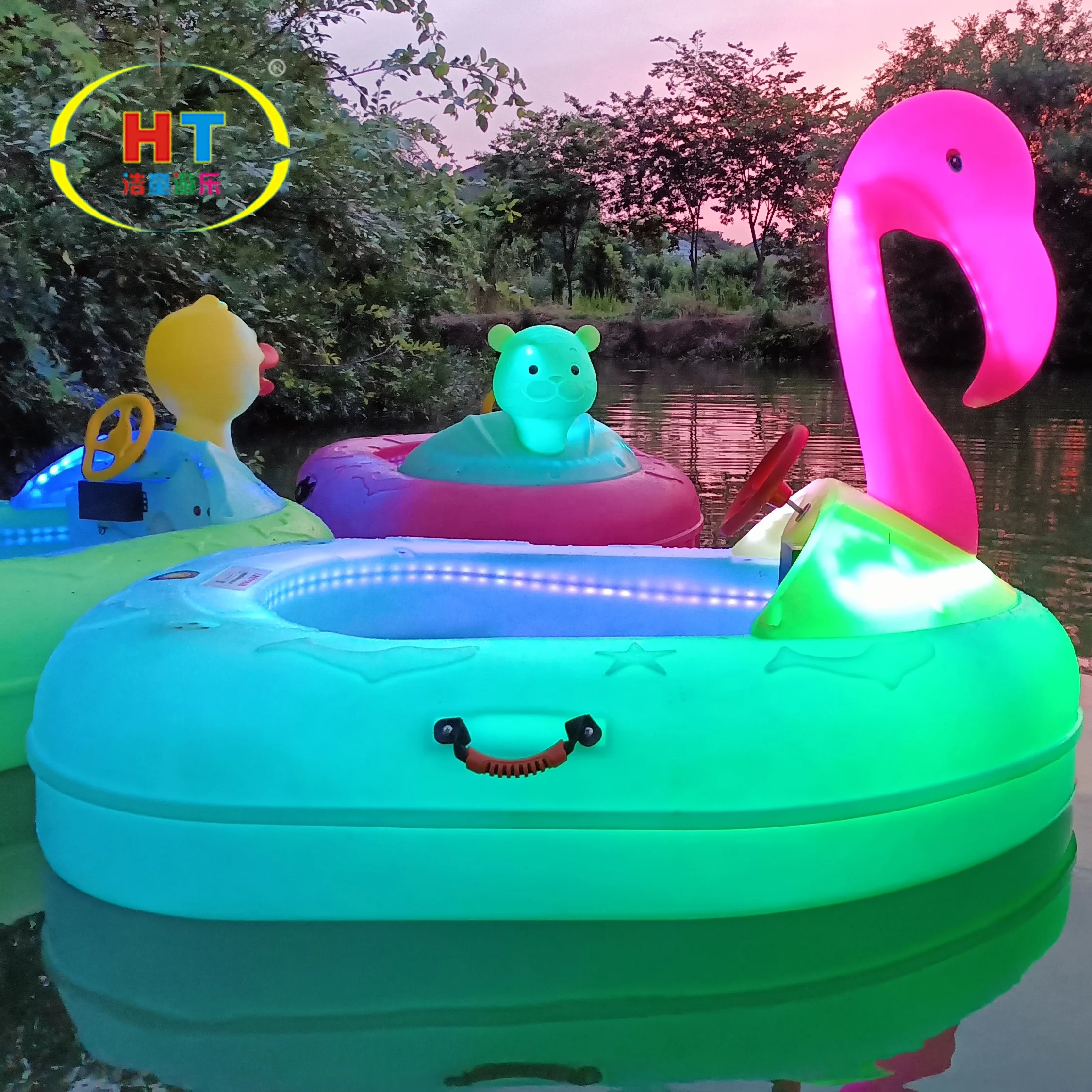 High Quality Small Electric Kids Boat Inflatable Swimming Pool Toys Boat Bumper Boat