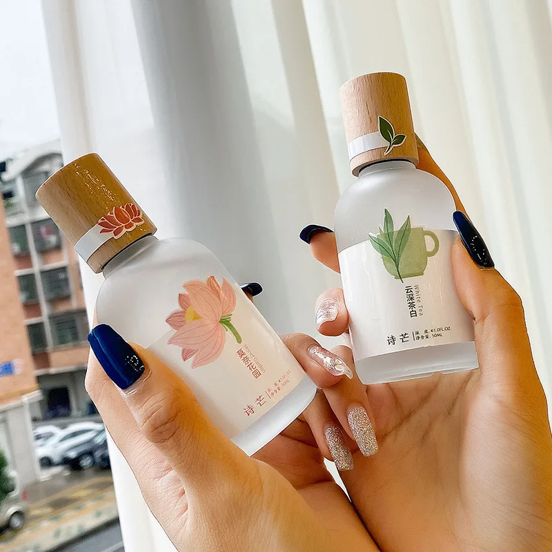 Bestselling perfume for women with lasting fragrance Light perfume with floral and fruity notes