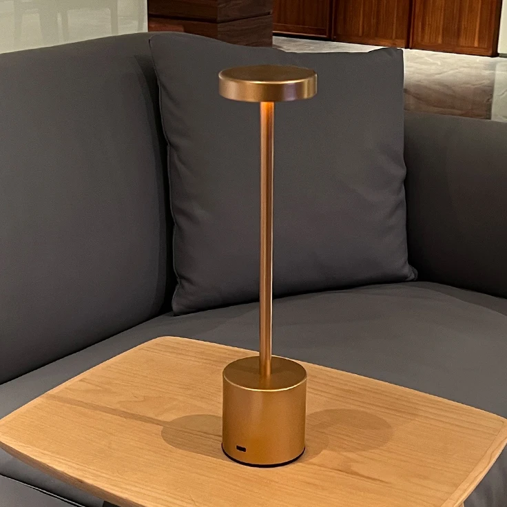 customizable lampe de table moderne restaurant stylish touch dimming wine rechargeable table led lamp with usb charging port