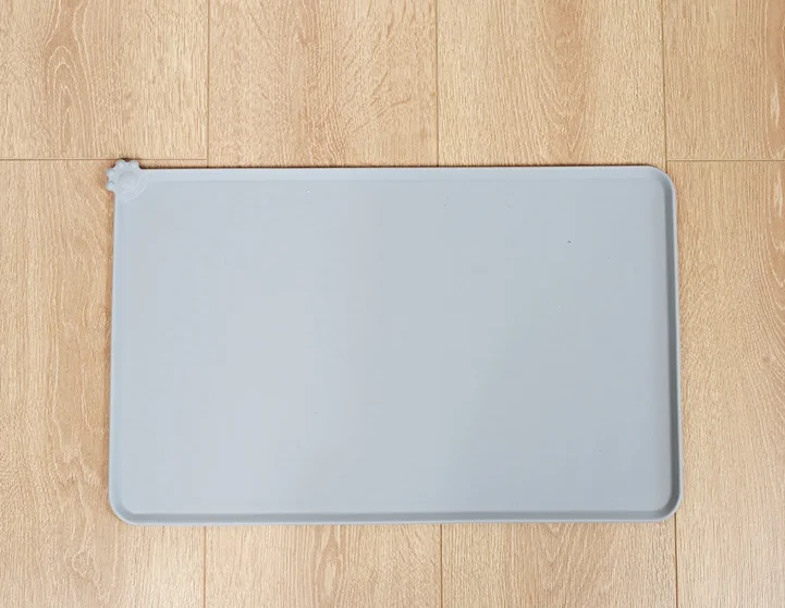 In stock silicone pet placemats waterproof car dog paw pads waterproof non-slip leak-proof pet placemats
