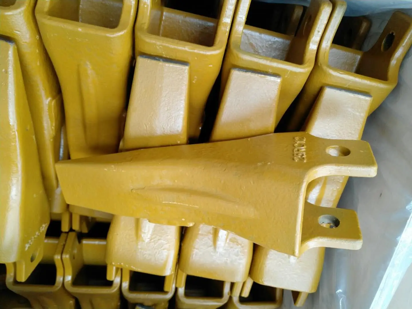 25 series Lost Wax Casting Ripper bucket tooth 25RC12 for sale