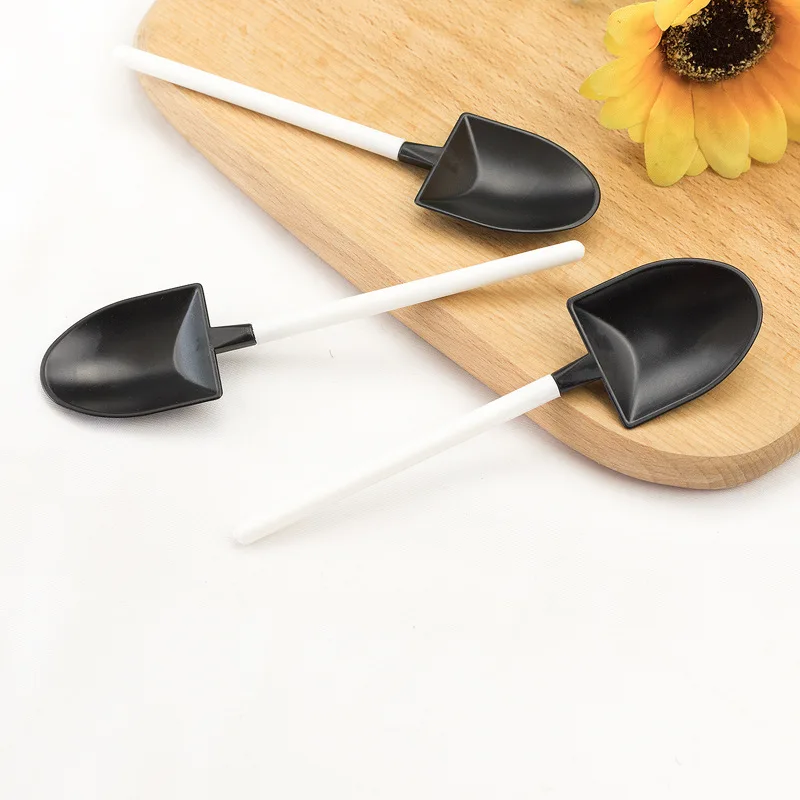 Amazon hot sale black and white mixed colors  plastic Small dessert scoop spoon
