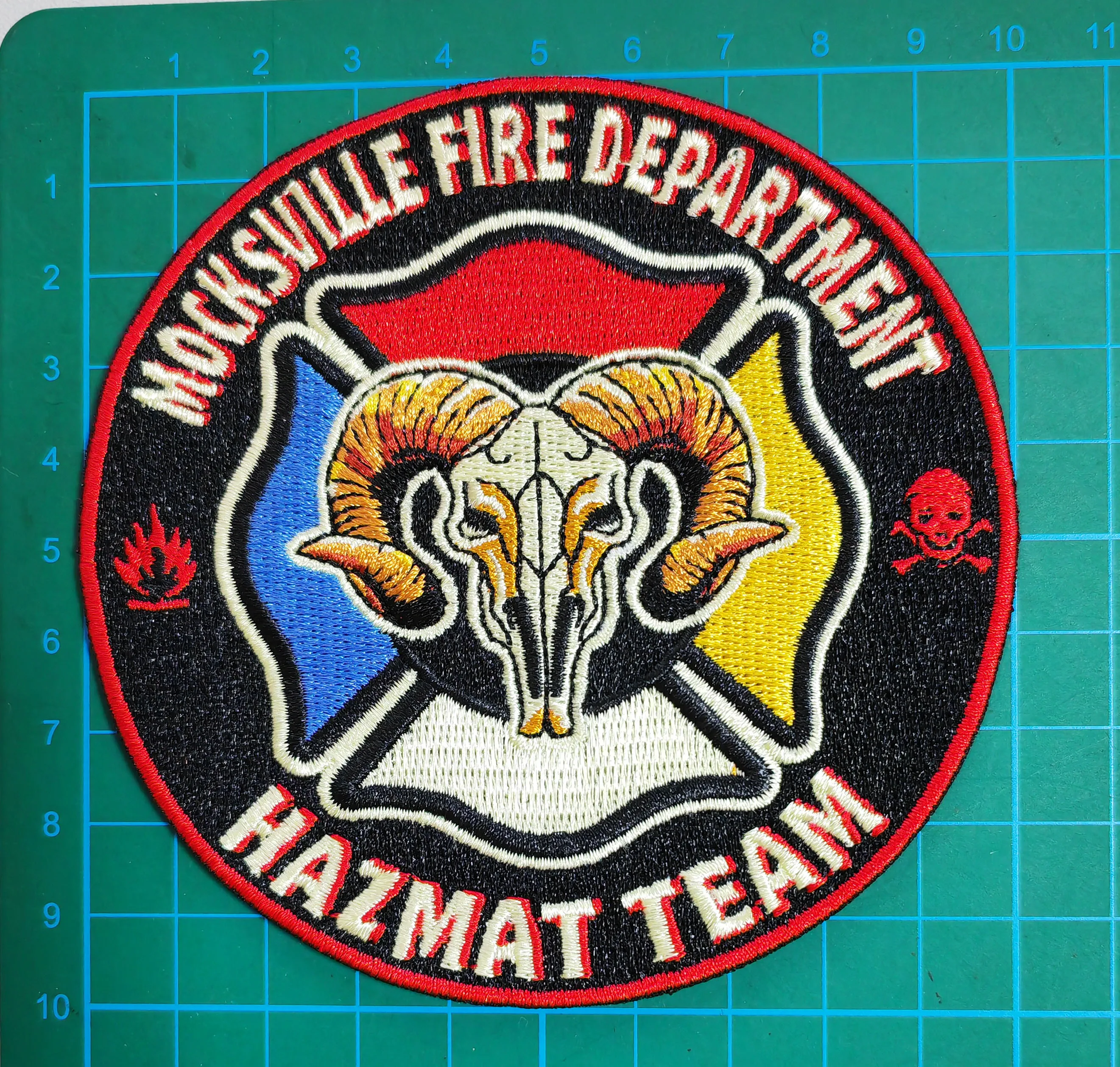 JS  Customized Logo Iron  on Backing Embroidery Woven Patch For Clothing
