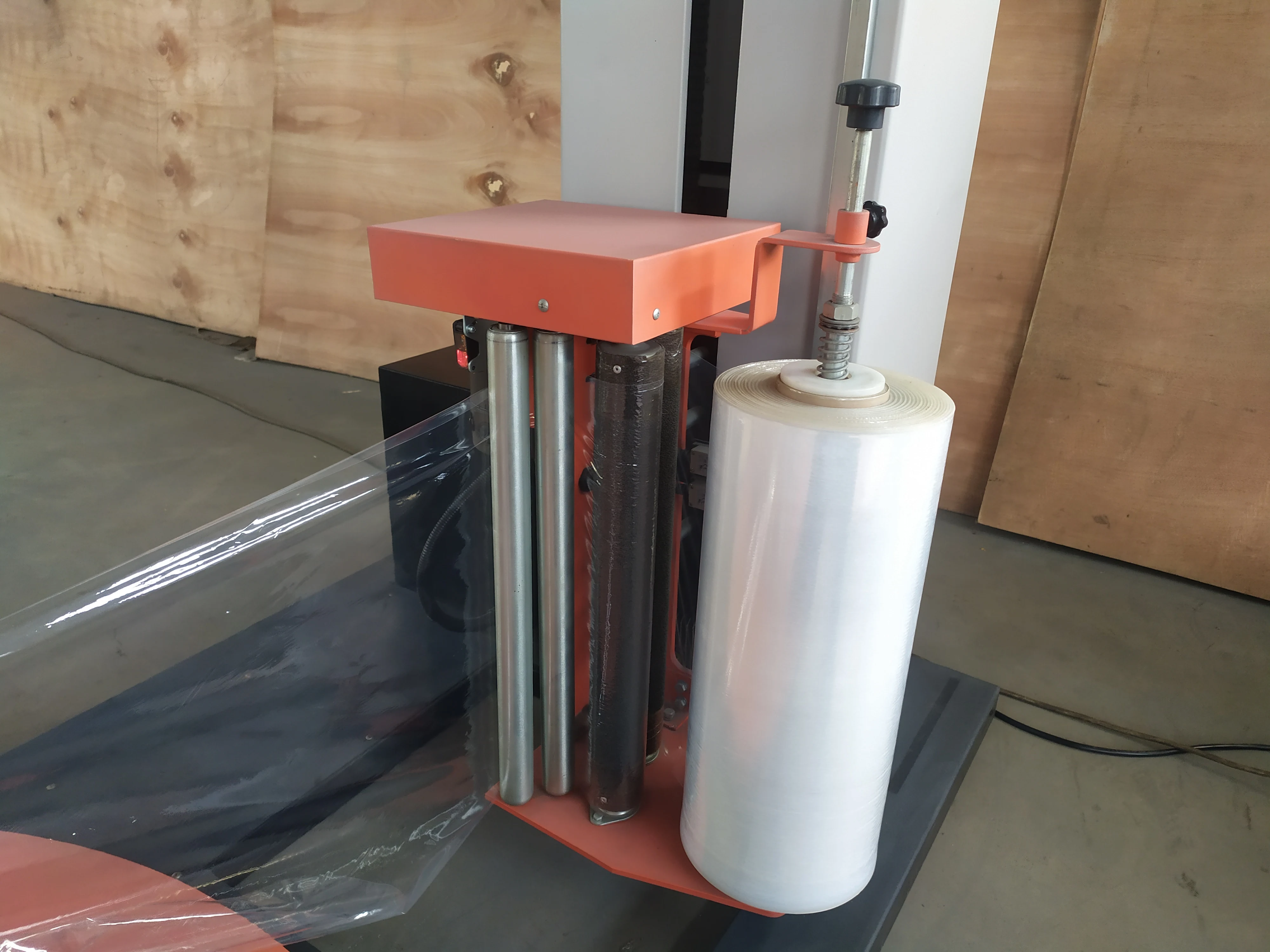 Factory Direct UCR-T1650D Automatic Pallet Wrapper with Top Press For Sale