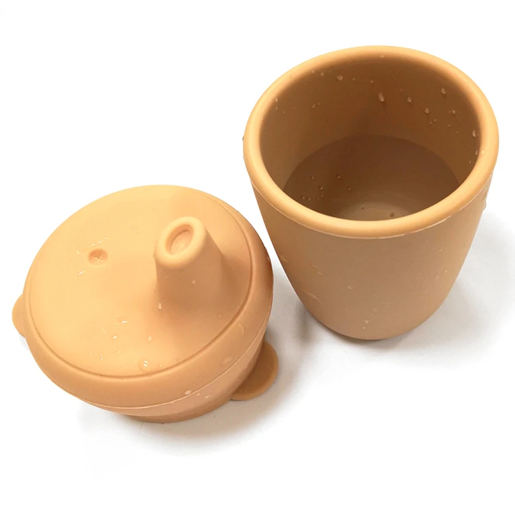 
2020 New Product Non-toxic waterproof silicone infant baby water cup with sippy cup lids 