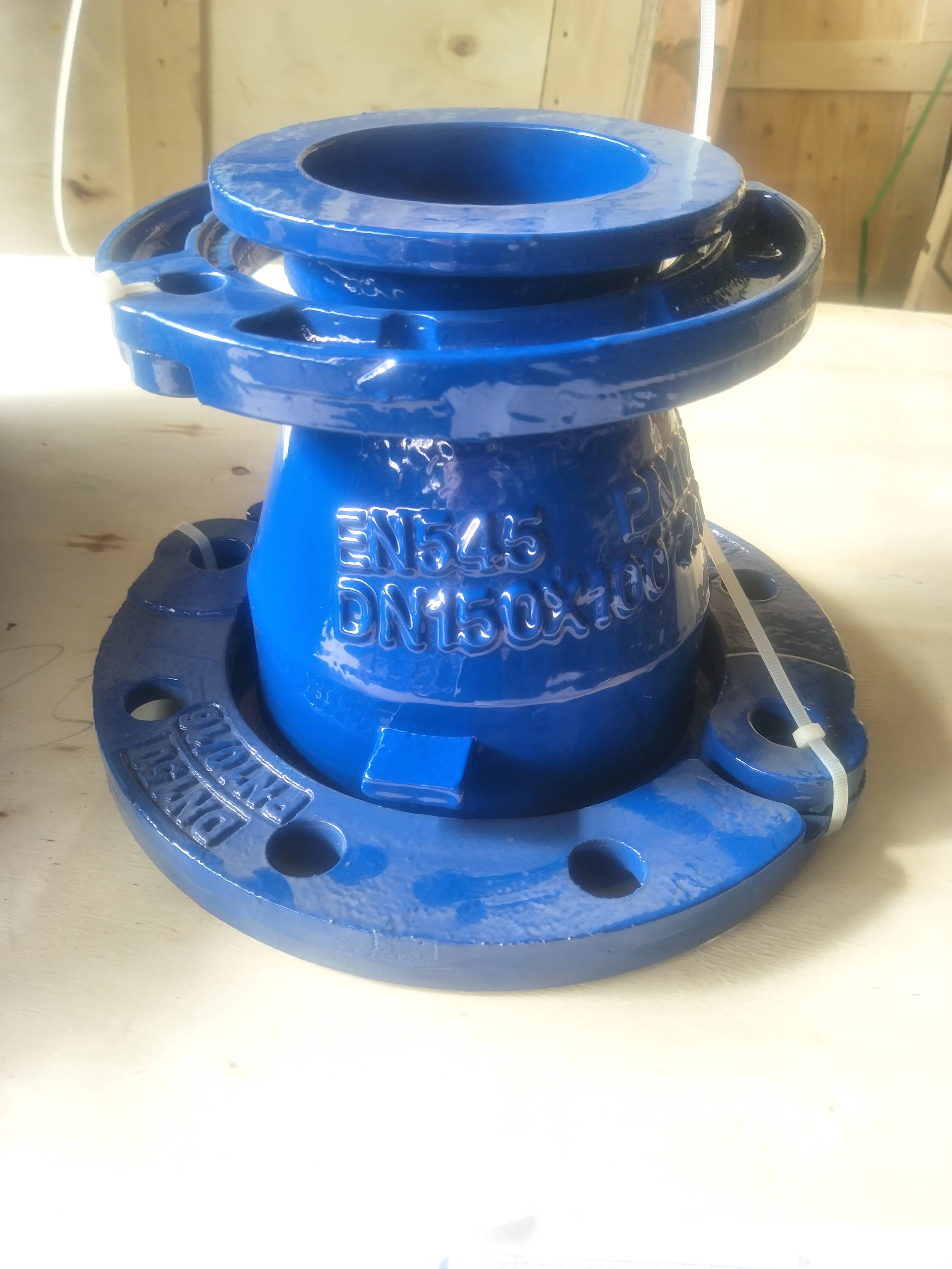 Ductile Iron Loose Flange Fittings Tee/Cross Tee/Bend/Taper/Spigot for PVC pipes