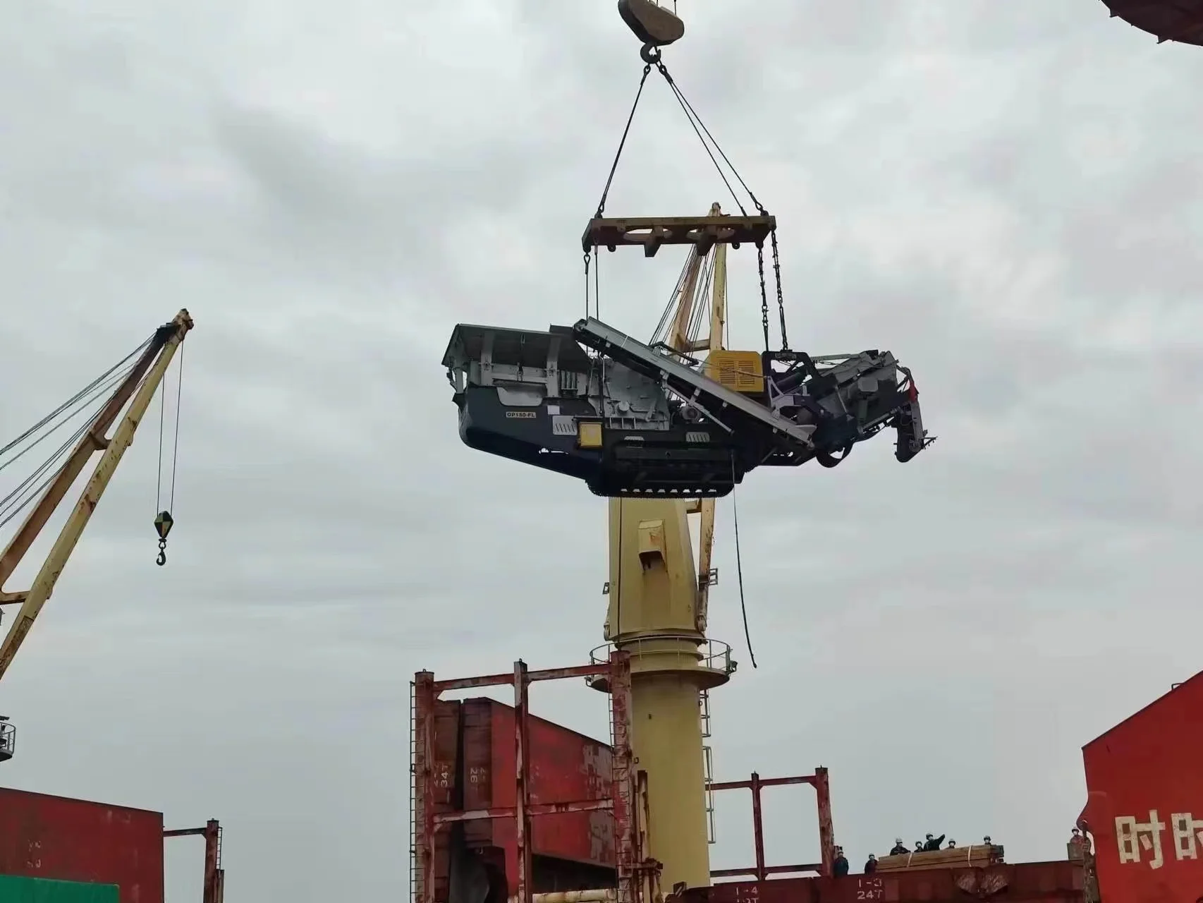 Monde Customized Impact Crusher Stone Crushing Machine Rock Stone Mobile Crusher