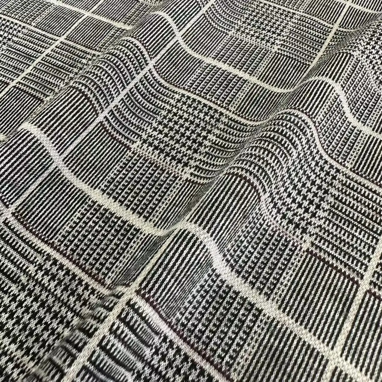 Customized Europe Style Pattern poly spandex Jacquard Yarn Dyed Knit Suiting Fabric For Coat and pants